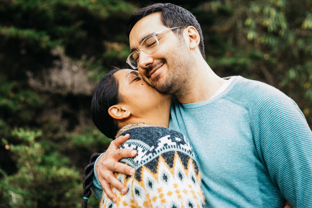 san-francisco-bay-area-family-photographer-carmen-dunham-photography-and-filmsIMG_7552-2 husband and wife having a tender moment at lands end san francisco