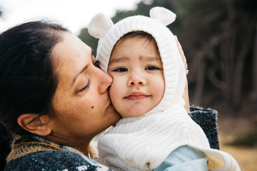 san-francisco-bay-area-family-photographer-carmen-dunham-photography-and-filmsIMG_7982-2 tender mother and daughter moment of mom kissing daughter on cheek
