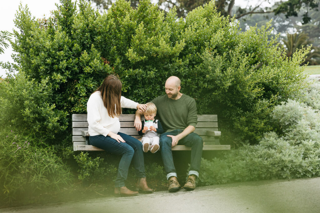 san-francisco-bay-area-family-photographer-carmen-dunham-photography-and-filmsIMG_5261 family connecting in alamo square park san francisco